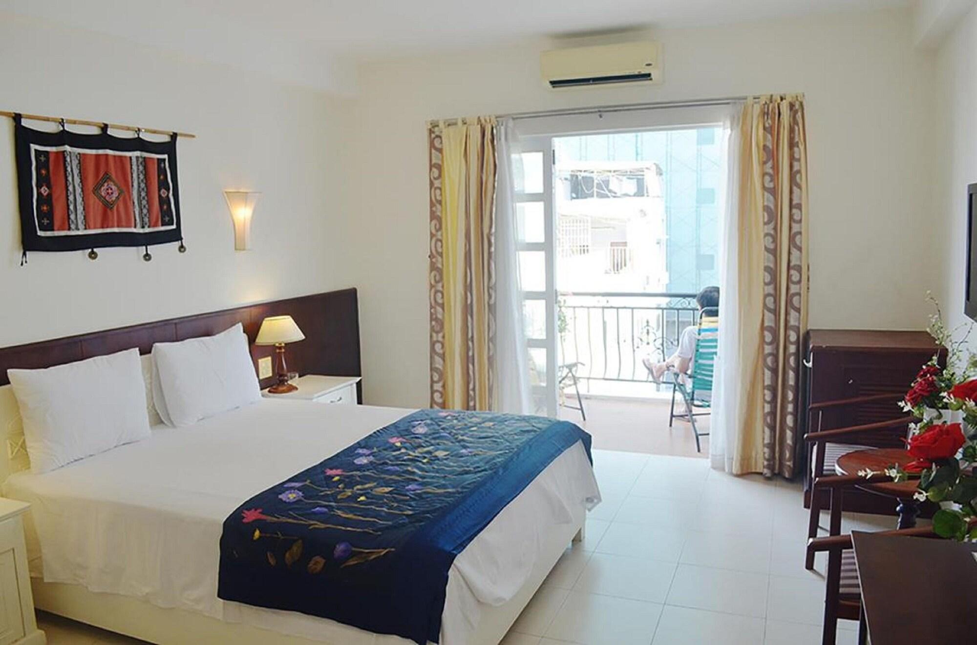 Diva Guesthouse Nha Trang Exterior photo